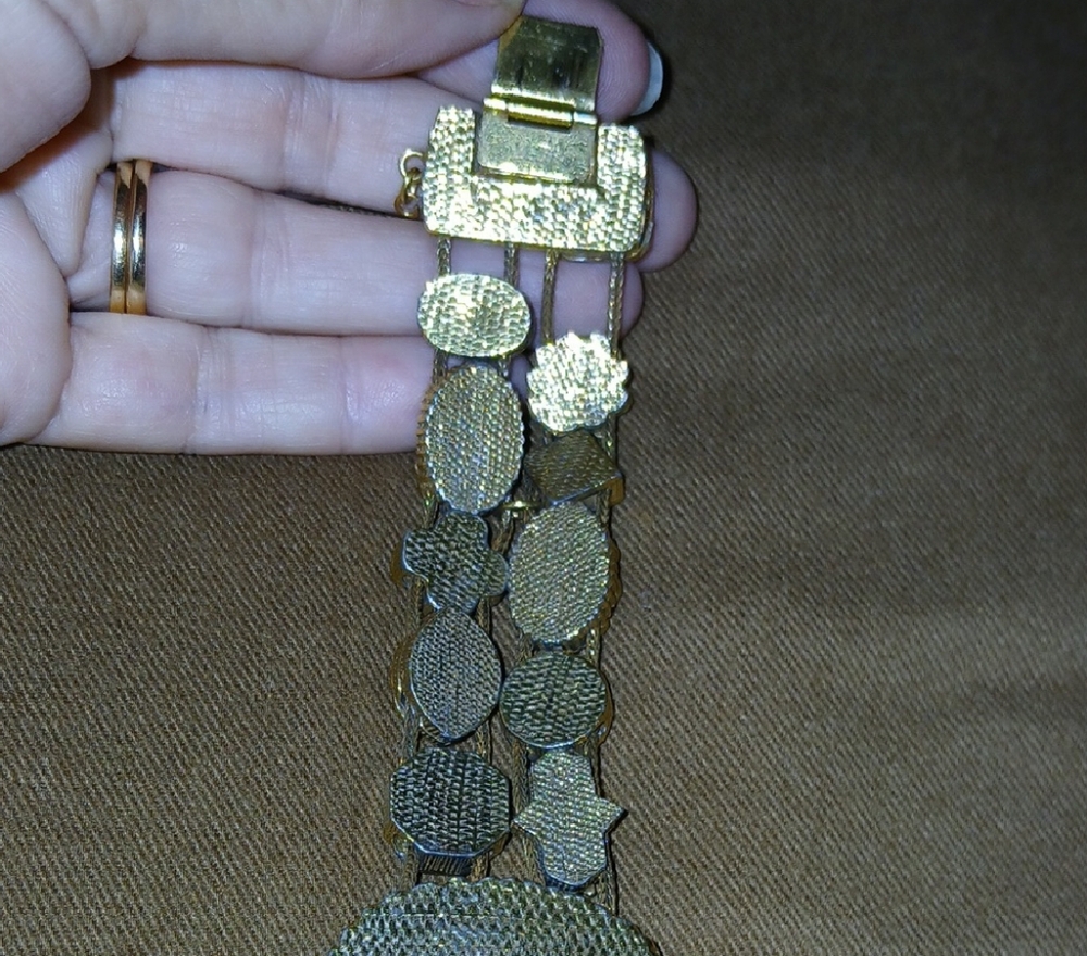 Vintage Gold Cameo Bracelet - Picture 5 of 7